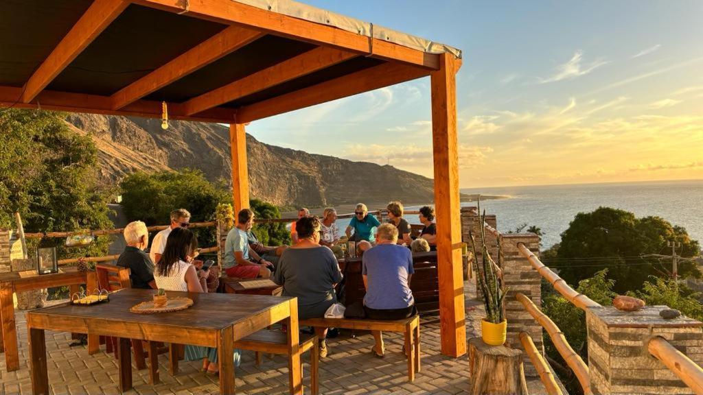 Bed and Breakfast Kaza Ladera Seladinha Экстерьер фото