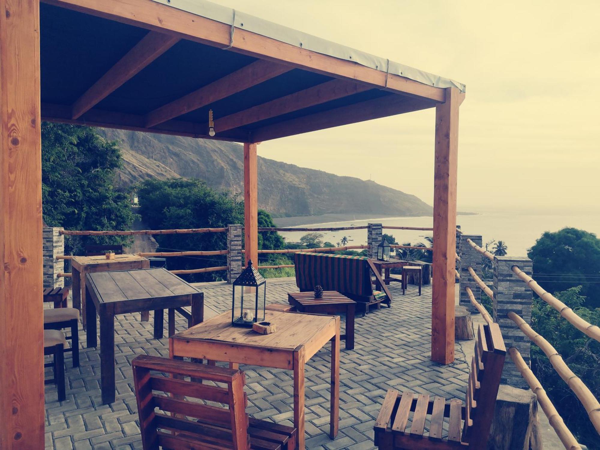 Bed and Breakfast Kaza Ladera Seladinha Экстерьер фото