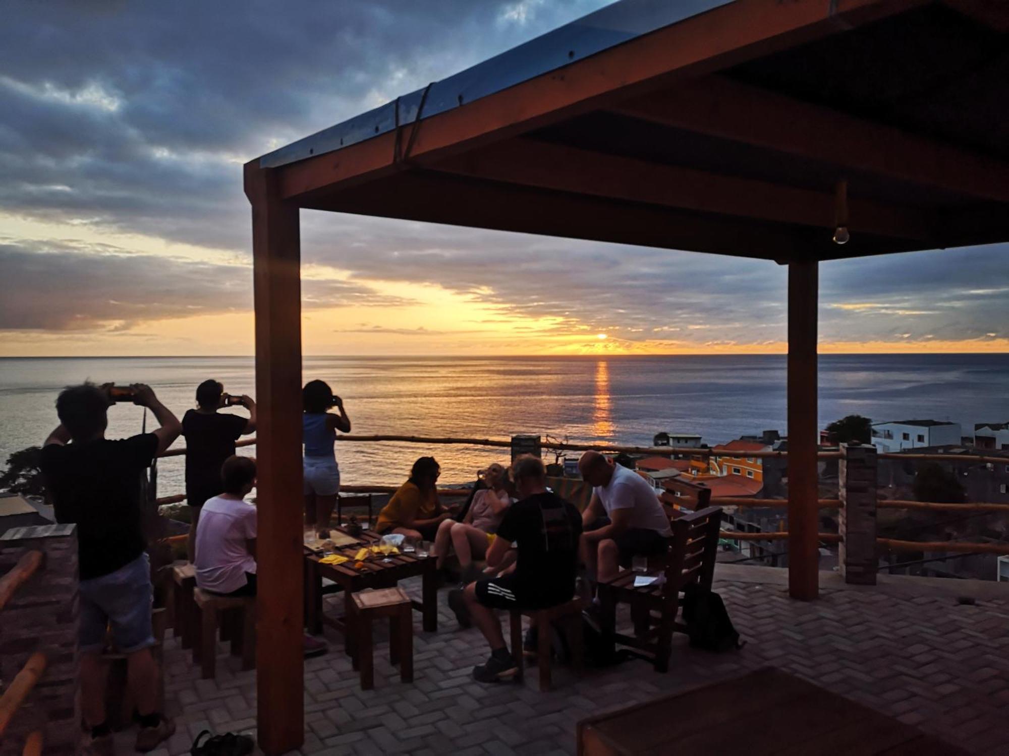 Bed and Breakfast Kaza Ladera Seladinha Экстерьер фото