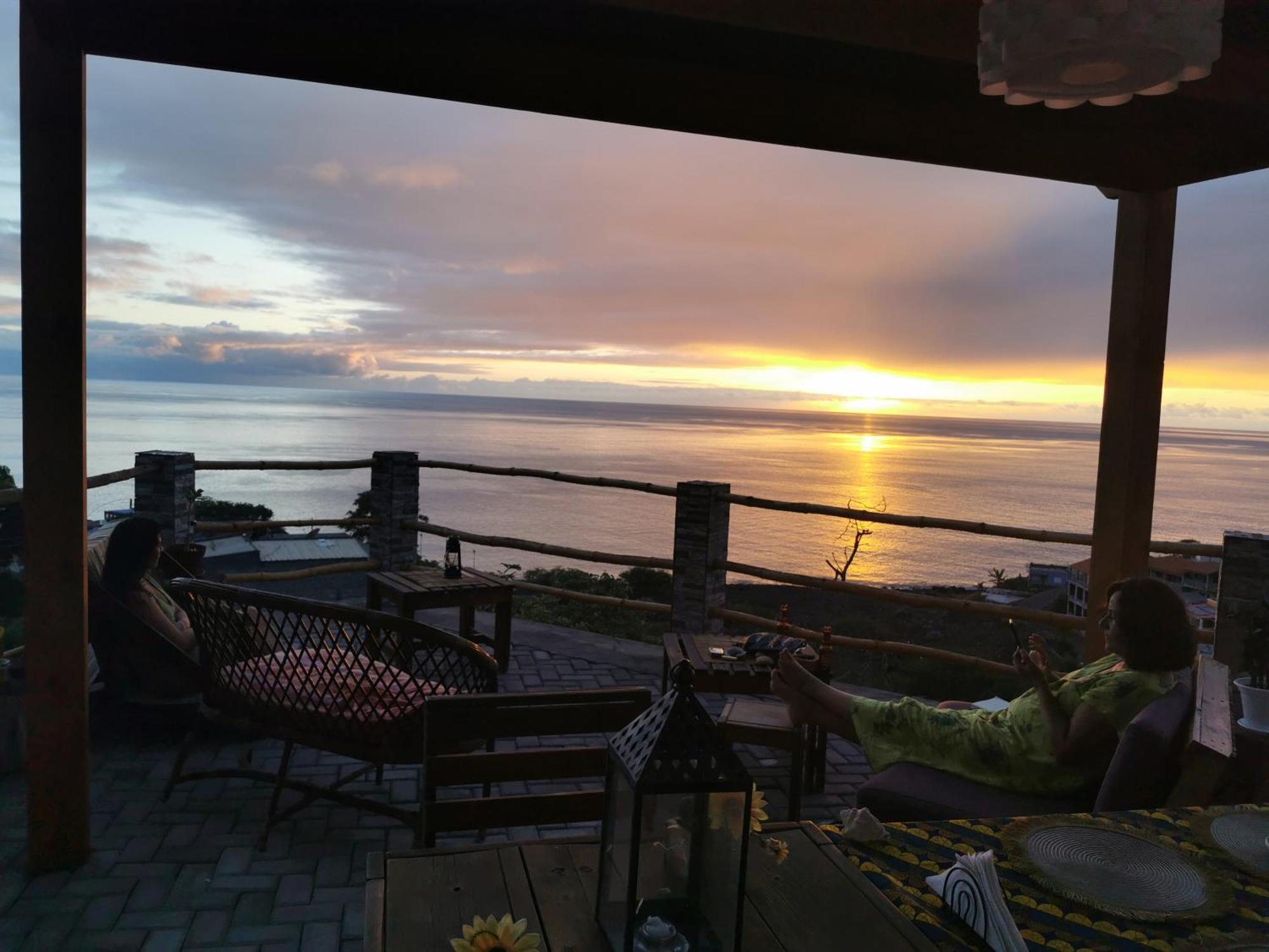 Bed and Breakfast Kaza Ladera Seladinha Экстерьер фото